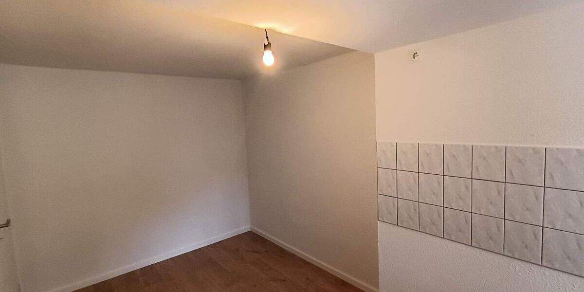 Etagenwohnung Reichenbach im Vogtland Reichenbach - 3 Zimmer, 74 m&sup2;, 450&euro; | Angebot:25665720