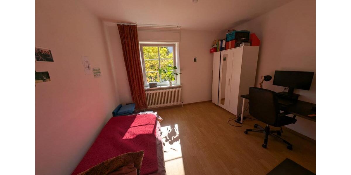 Hochparterre Bayreuth Altstadt - 5 Zimmer, 100 m&sup2;, 400&euro; | Angebot:26351883