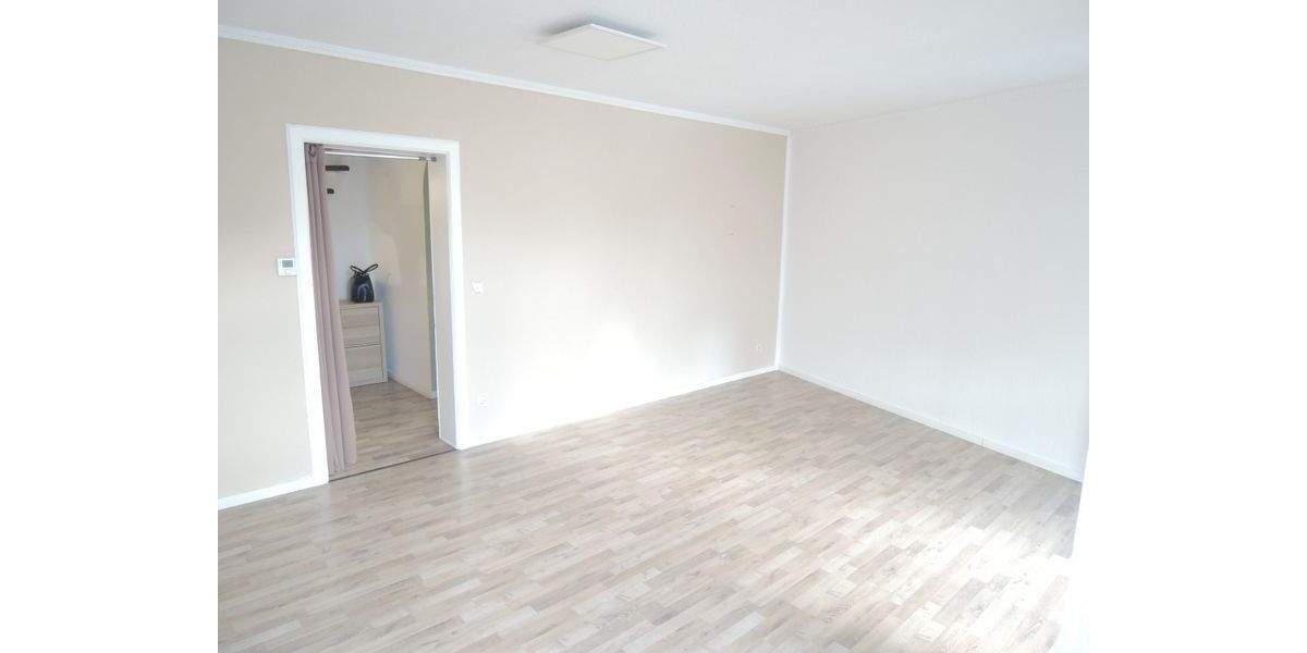 Gepflegte, helle Nichtraucher Eigentumswohnung mit Balkon und Tiefgaragenstellplatz in ruhiger Innenstadtlage 3 zimmer