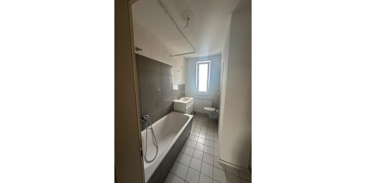 Dachgeschoßwohnung Magdeburg Nordwest - 3 Zimmer, 80 m&sup2;, 800&euro; | Angebot:26039580