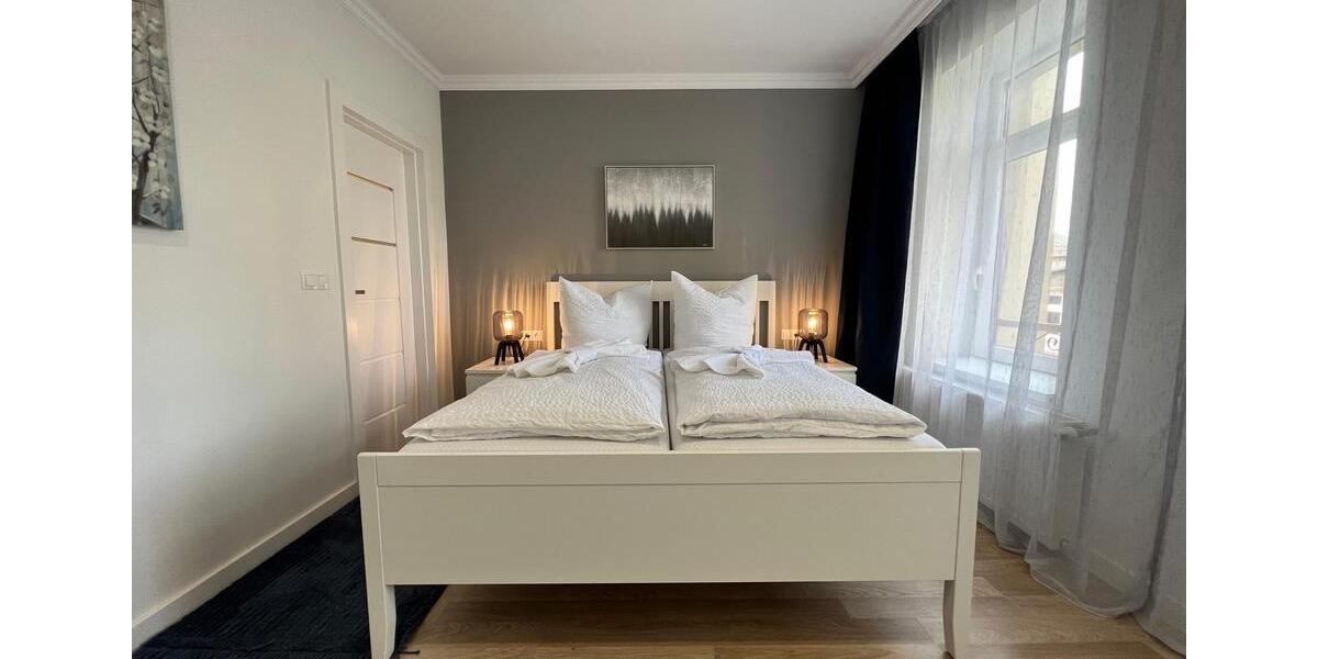 Wohnen auf Zeit Gera - 3 Zimmer, 130 m&sup2;, 100&euro; | Angebot:26227069