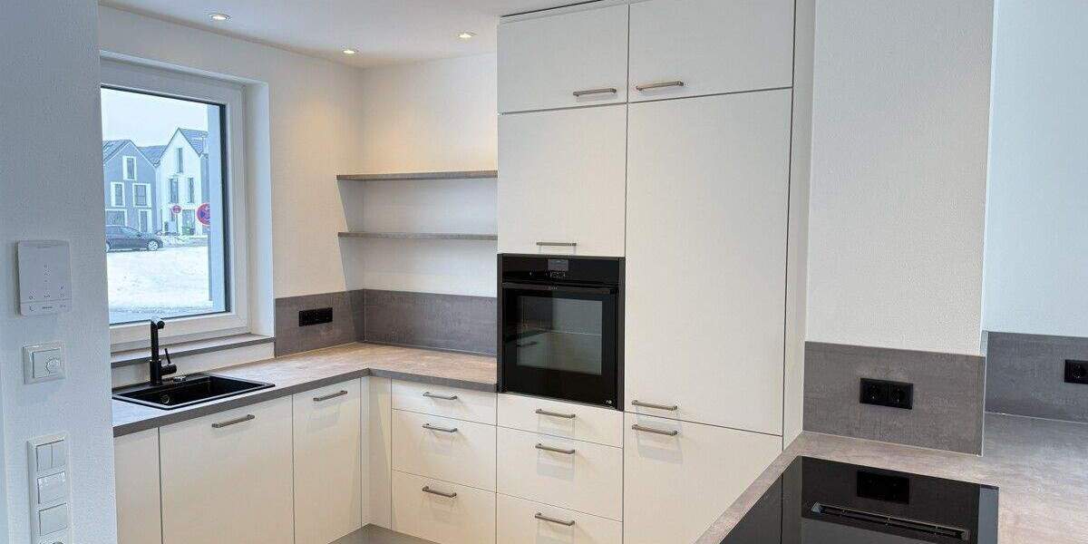 Einfamilienhaus Köfering - 4 Zimmer, 150 m&sup2;, 2.100&euro; | Angebot:24582246