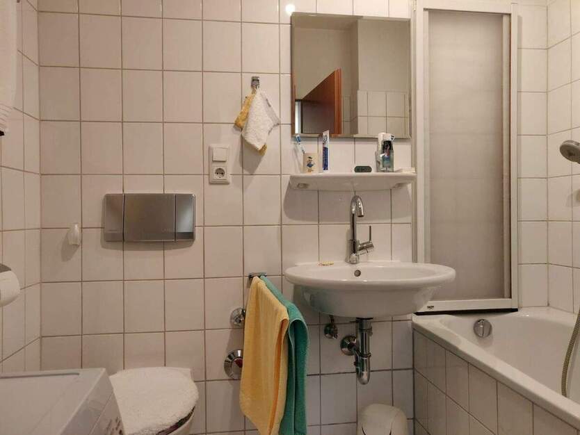 großzügige, sonnige 4-Zimmerwohnung mit großem Balkon in zentraler Lage 4 zimmer