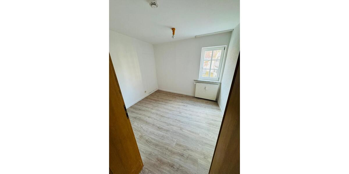 Etagenwohnung Alsfeld - 5 Zimmer, 185 m&sup2;, 850&euro; | Angebot:24640045