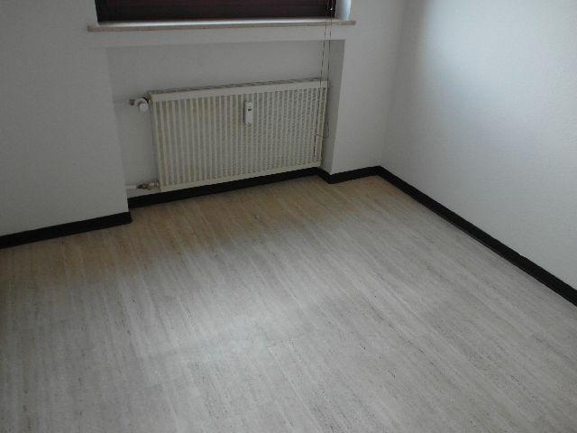 Ruhig im Zentrum! 1,5 - 2 Zi.-Whg. mit Badewanne, Balkon, hochwertiger Einbauküche und Kfz.-Platz! 1 zimmer