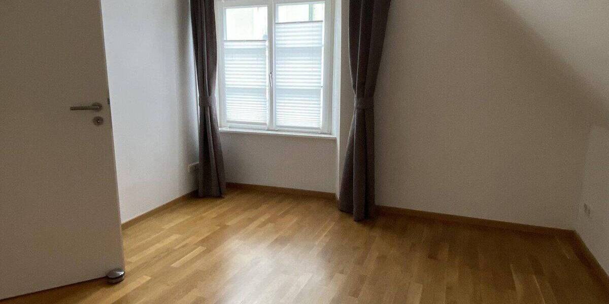 Etagenwohnung Kempten Auf der Halde - 3 Zimmer, 105 m&sup2;, 1.220&euro; | Angebot:26825323