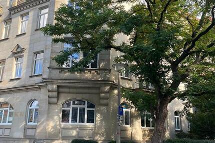 Renovierung in eigener Hand ! Tolle Lage, Herrliche Wohnung mit Balkon...5 Monate mietfrei 4 zimmer