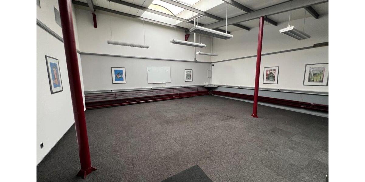 Attraktive Gewerbehalle mit Büroflächen in zentraler Lage zu vermieten zimmer