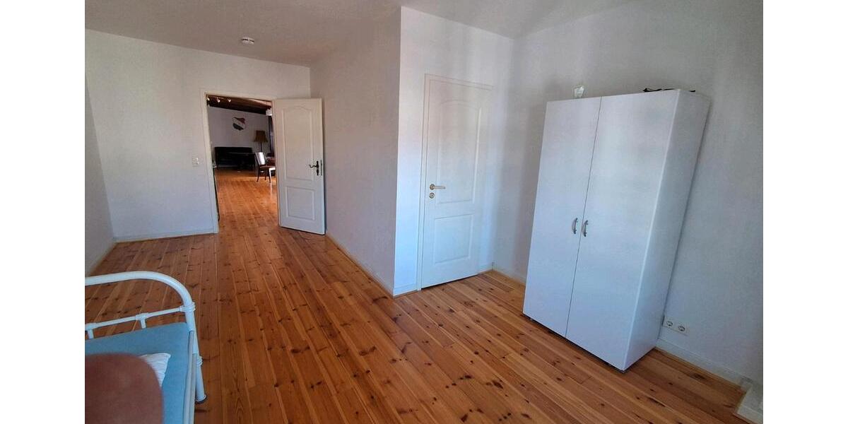 Wohnen auf Zeit Magdeburg - 6 Zimmer, 200 m&sup2;, 210&euro; | Angebot:26312436