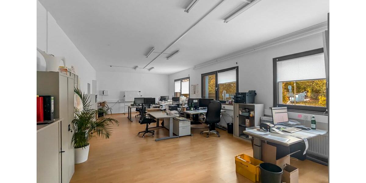 Lagerhalle mit modernen Büroflächen in Gewerbeeinheit | Ebenerdig | Stellplätze zimmer