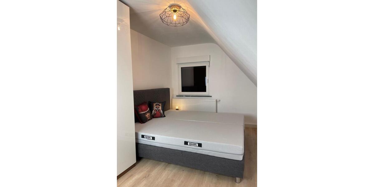 Dachgeschoßwohnung Muggensturm - 3 Zimmer, 70 m&sup2;, 1.100&euro; | Angebot:26075561
