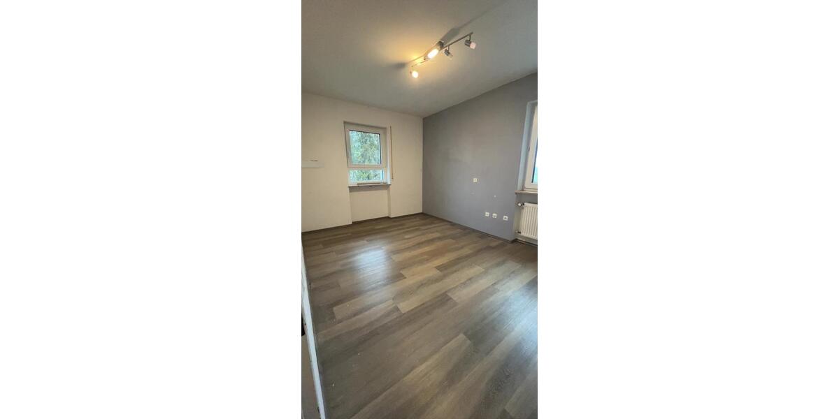 Erdgeschoßwohnung Ansbach - 4 Zimmer, 14 m&sup2;, 245&euro; | Angebot:24561697