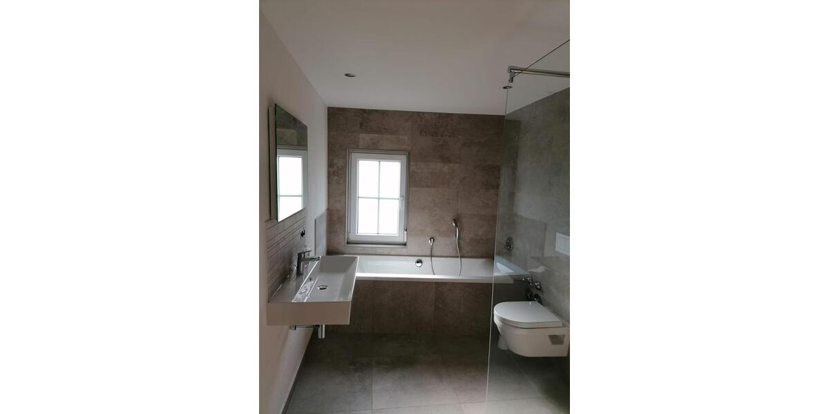 Erdgeschoßwohnung Hungen - 2.5 Zimmer, 100 m&sup2;, 750&euro; | Angebot:18671230