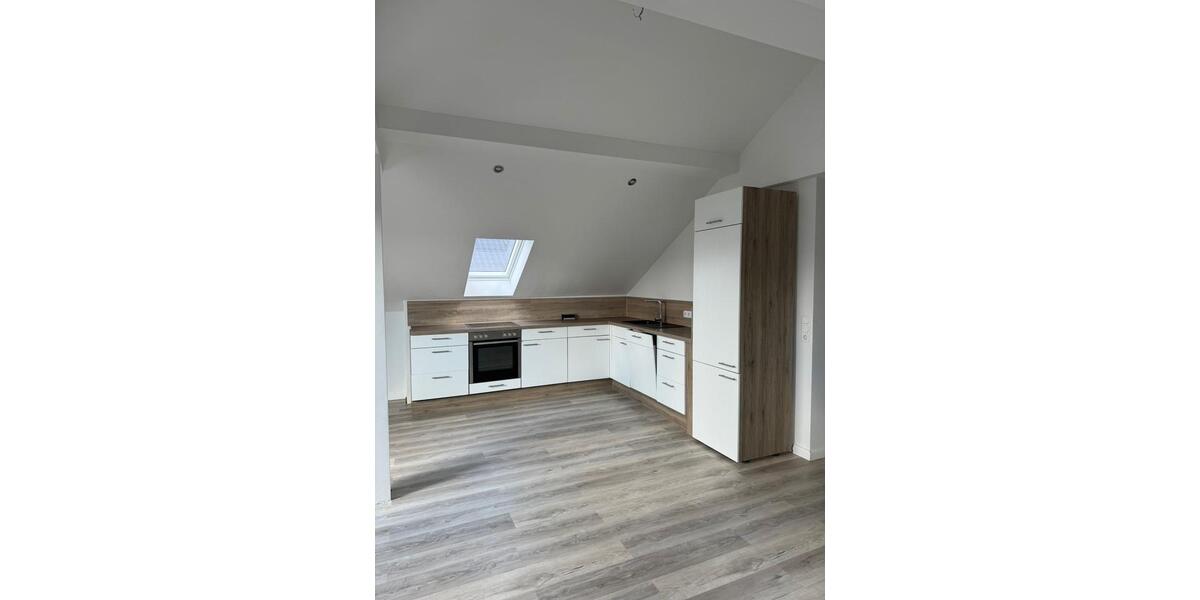 Neuwertige 4 Zimmer Dachgeschosswohnung 4 zimmer