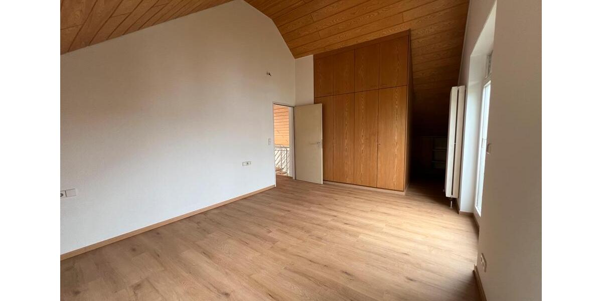 Maisonettenwohnung Stuttgart Fasanenhof-Ost - 3 Zimmer, 90 m&sup2;, 1.500&euro; | Angebot:26205202