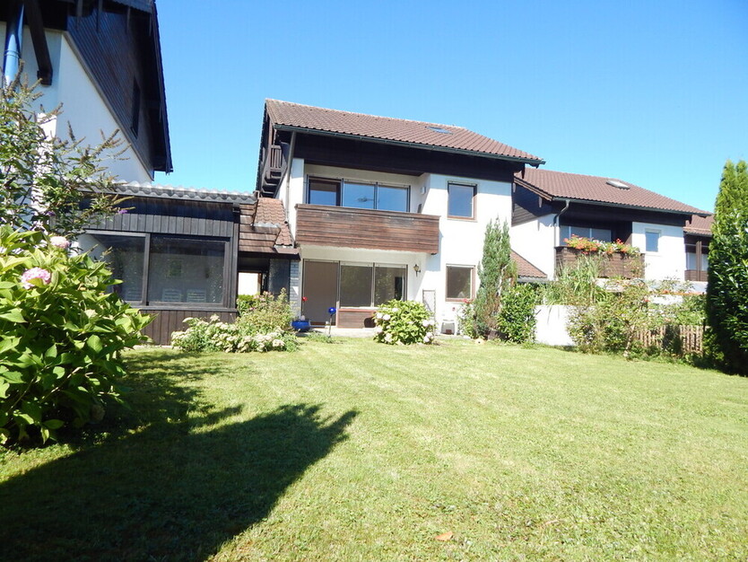 Großzügiges Einfamilienhaus mit viel Platz und schönem Garten - frei ab sofort.