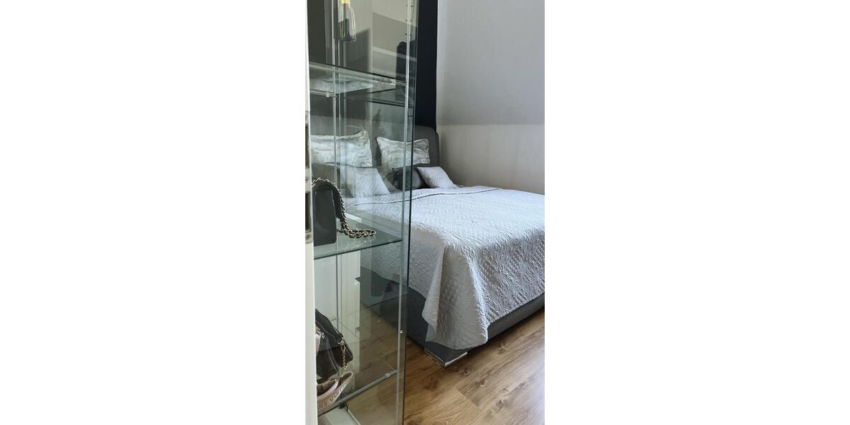 Dachgeschoßwohnung Solingen Ohligs - 2 Zimmer, 78 m&sup2;, 950&euro; | Angebot:26048890