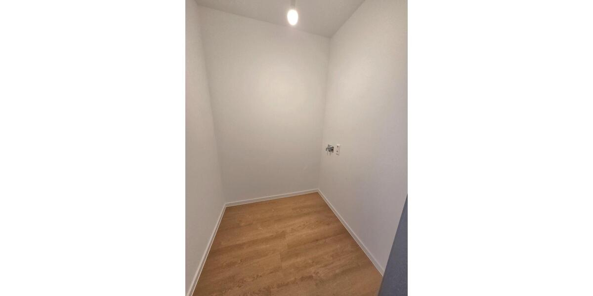 Großzügige 3-Zimmer-Wohnung mit XXL-Balkon im 1.OG -Neubau-Tiefgarage-Aufzug! - Etagenwohnung Burgstädt Burkersdorf | Angebot:26617302