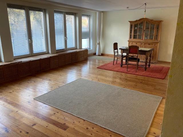 Wohnen auf Zeit Hünfelden - 10 Zimmer, 142 m&sup2;, 430&euro; | Angebot:25422471