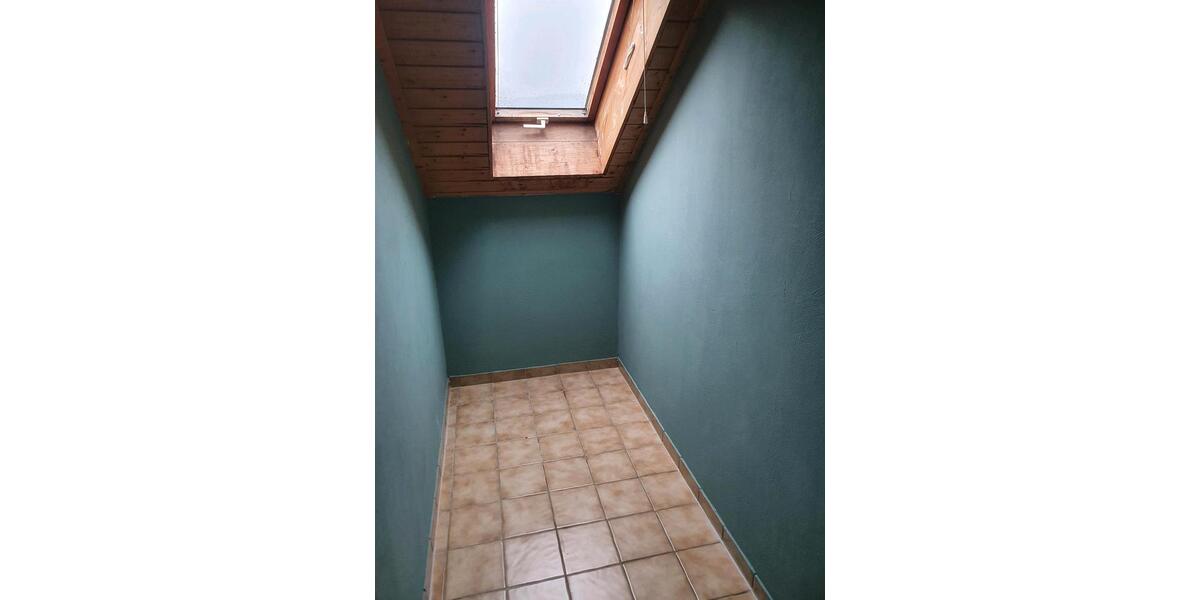 Dachgeschoßwohnung Schnaittenbach - 4 Zimmer, 130 m&sup2;, 1.050&euro; | Angebot:26223709