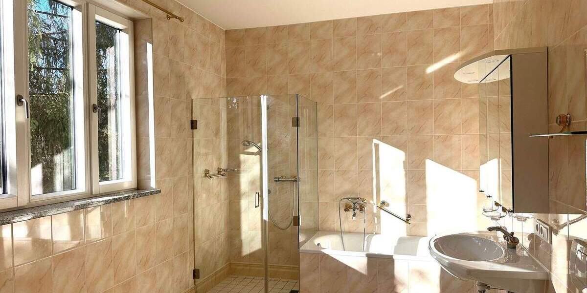 Etagenwohnung München Untergiesing-Harlaching - 4 Zimmer, 200 m&sup2;, 3.590&euro; | Angebot:25155177