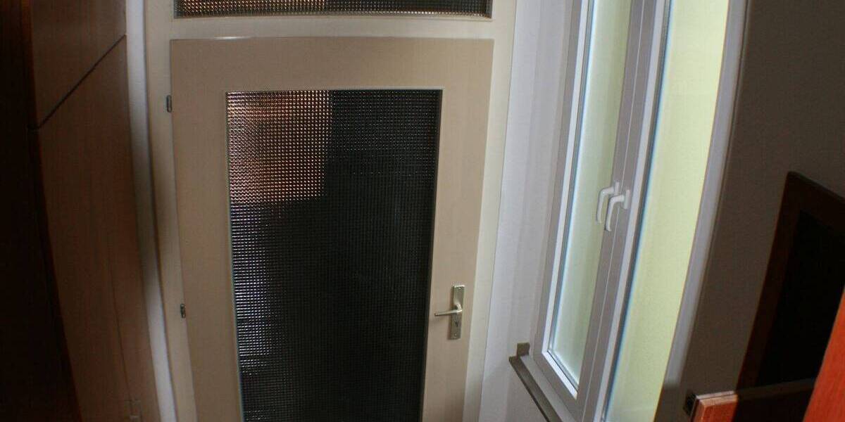 DU , Dellpl.25, 2.OG, 85 m², 2 Zi, Flur, Küche, Bad,Balkon,zusätzl.ein App. 1 Zi.,Flur,WC,1 gr.Einbauschrank 3 zimmer