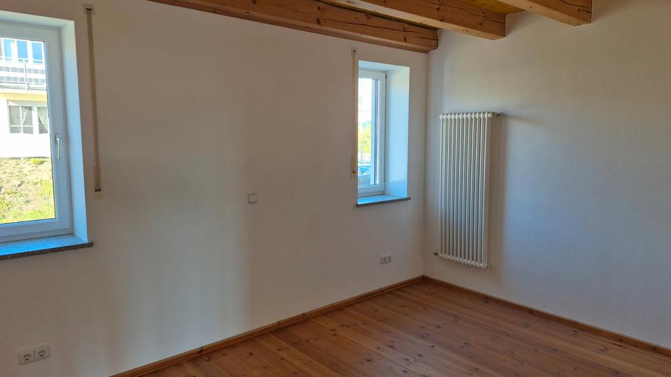 Einfamilienhaus Vohenstrauß - 7 Zimmer, 220 m&sup2;, 1.800&euro; | Angebot:26408409