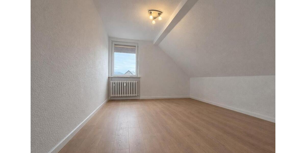 Dachgeschoßwohnung Lollar - 3 Zimmer, 78 m&sup2;, 740&euro; | Angebot:26346565