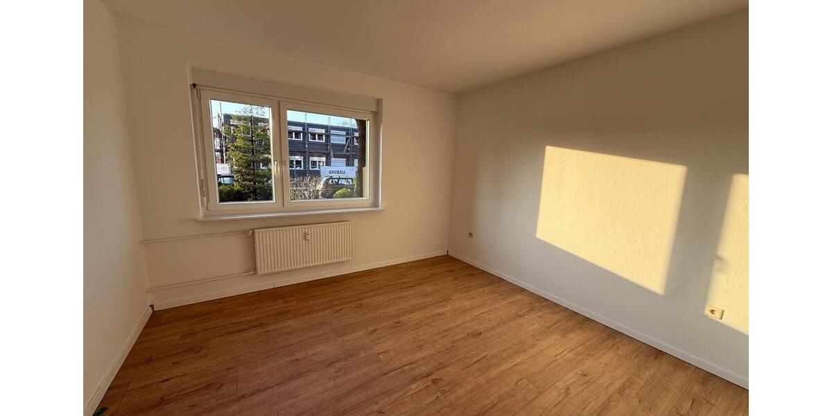 Zu Vermieten: 3-Zimmer-Wohnung mit EBK in RönnebeckFarge 3 zimmer