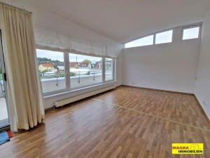 Schramberg-Sulgen Das ist Ihre Chance! Extravagante Penthouse-Wohnung 3.5 zimmer