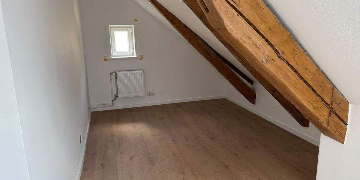 *Erstbezug nach Komplettsanierung! 2-Zi-Wohnung mit neuer Einbauküche u. saniertem Duschbad* 2 zimmer