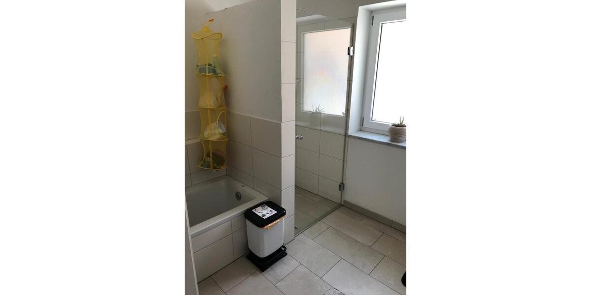 Dachgeschoßwohnung Leiblfing - 3 Zimmer, 83 m&sup2;, 750&euro; | Angebot:26676160