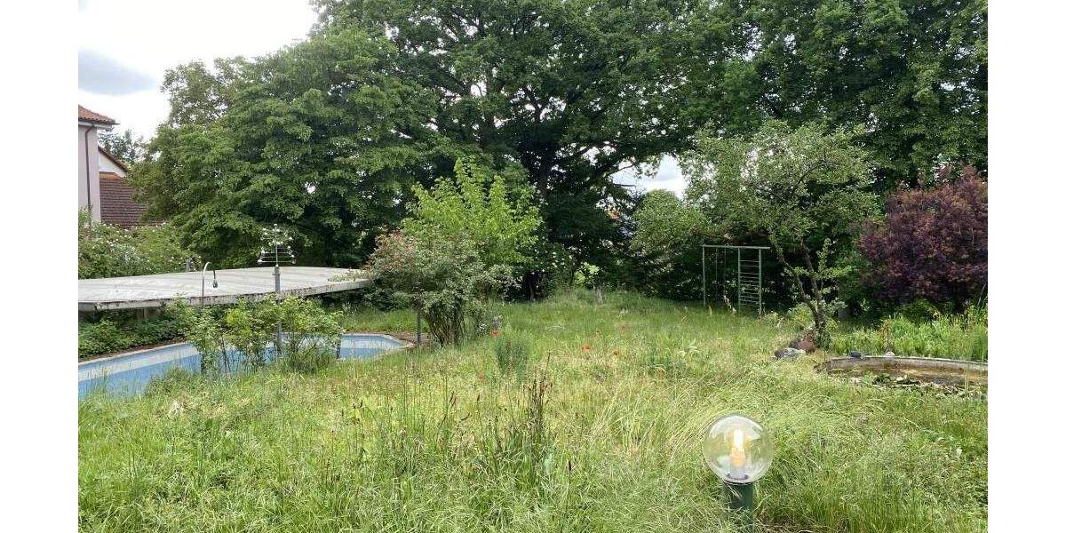 Einfamilienhaus Uttenreuth - 8 Zimmer, 270 m&sup2;, 3.000&euro; | Angebot:24450110