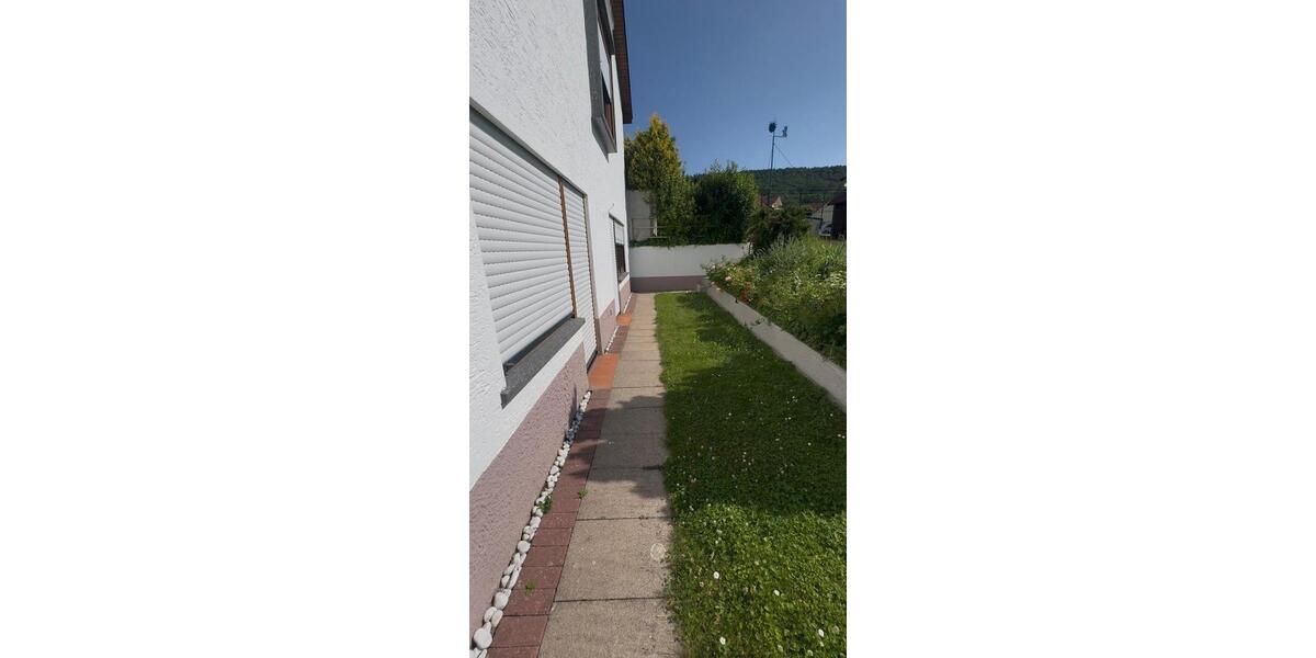 Erdgeschoßwohnung Neuenstadt am Kocher - 3 Zimmer, 100 m&sup2;, 1.100&euro; | Angebot:24719609