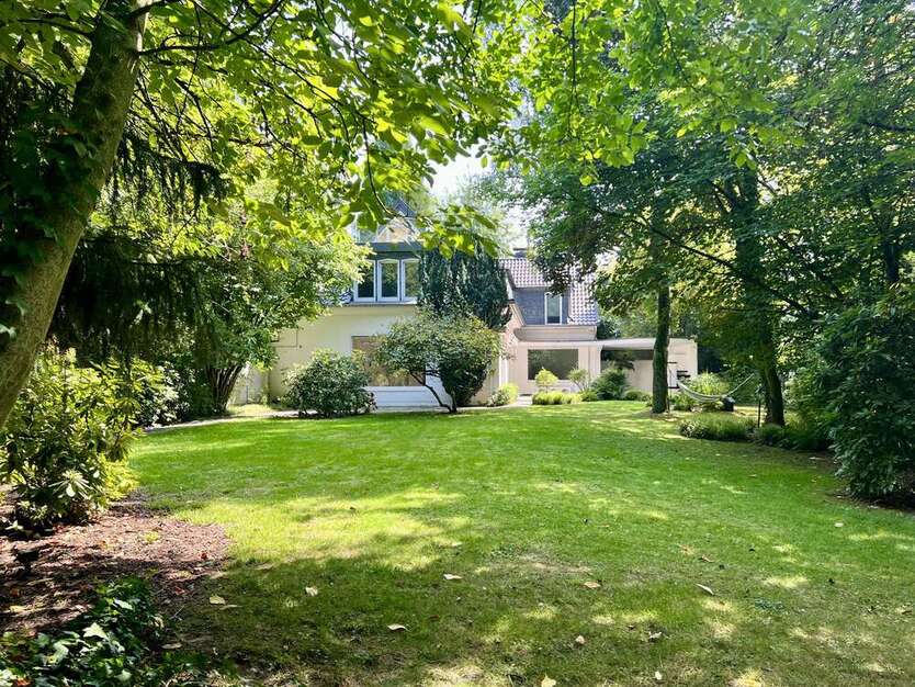 Haus zum Mieten in Düsseldorf 8.200 € 350 m² 8 zimmer
