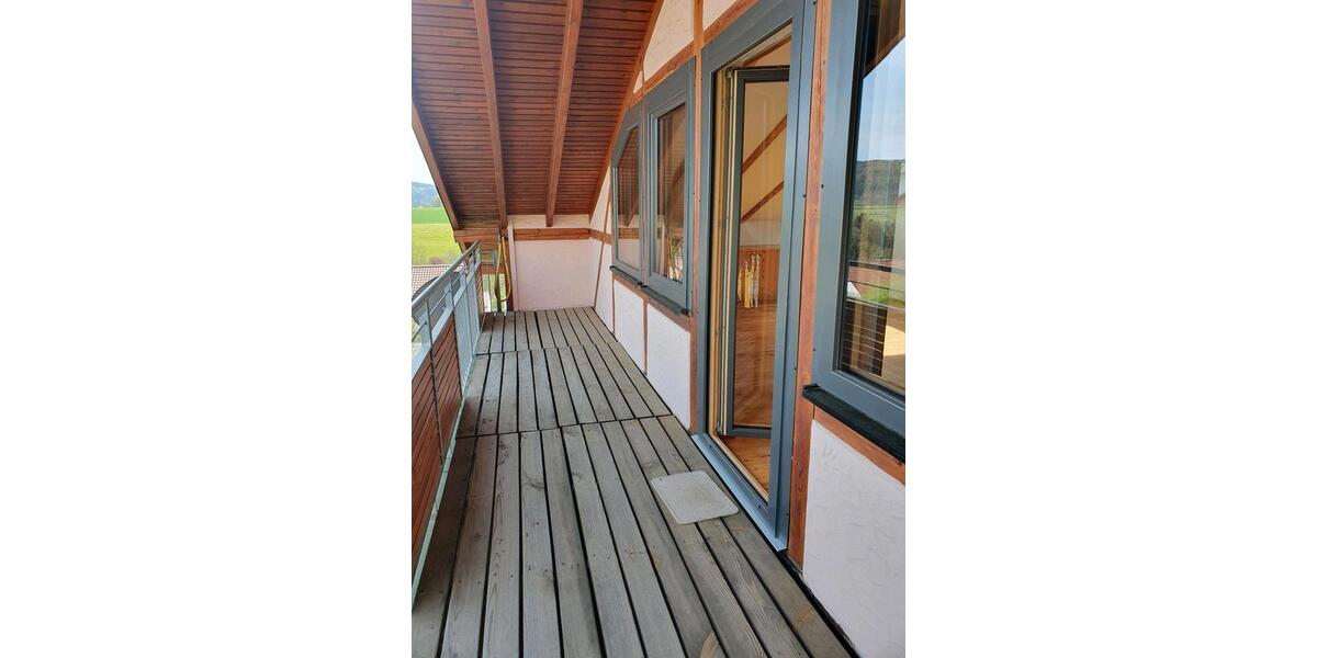 3 Zimmer DG-Wohnung mit EBK & Balkon 3 zimmer