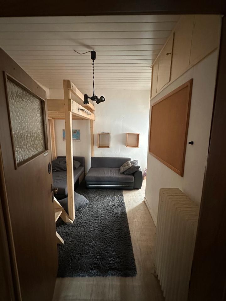 2 Zimmer frei ab 01.08 in einer 3er WG