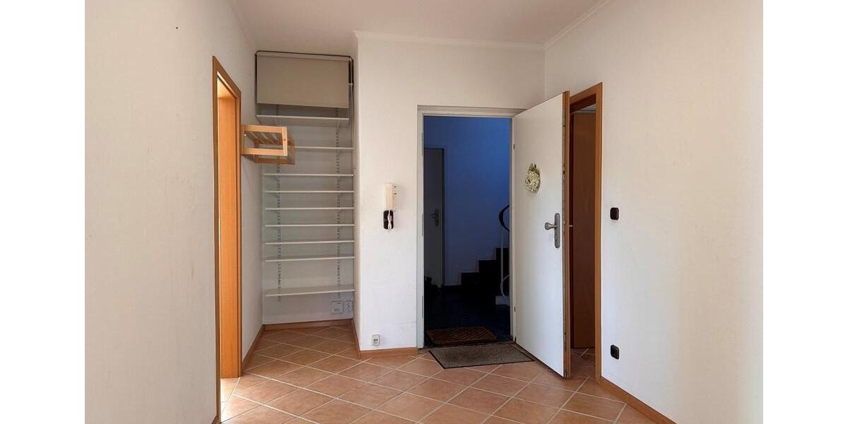 Etagenwohnung Flensburg - 3 Zimmer, 82 m&sup2;, 850&euro; | Angebot:26447249
