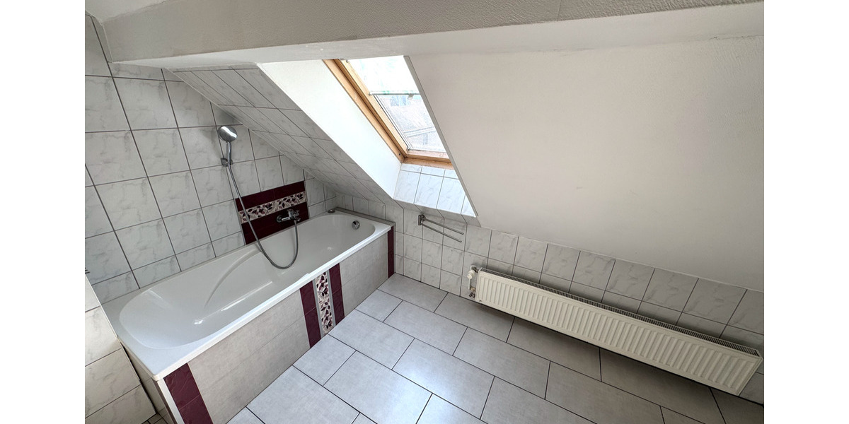 Dachgeschoßwohnung Coswig - 2 Zimmer, 77 m&sup2;, 750&euro; | Angebot:25808027