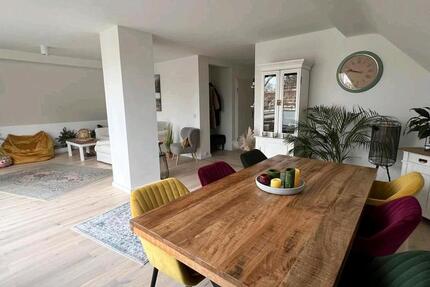 3 Zimmer Wohnung, Diele, Bad, Küche grosse Terasse