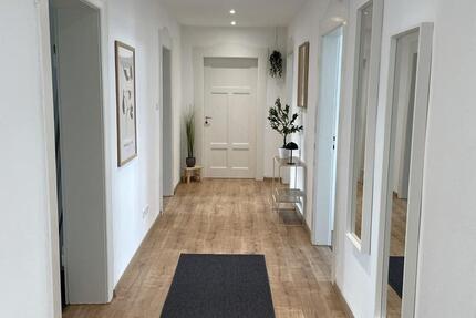 Modernes und stilvolles WG-Zimmer, voll möbliert und absolut zentral in Bayreuth 1 zimmer