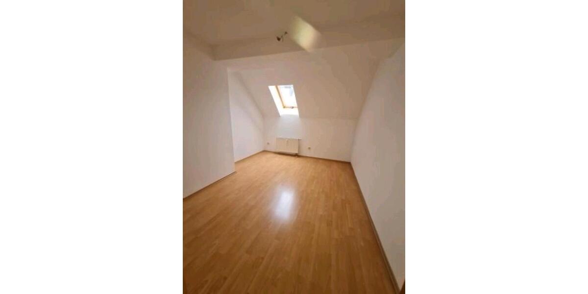 Dachgeschoßwohnung Gera Alt-Bieblach - 4 Zimmer, 110 m&sup2;, 1.100&euro; | Angebot:25992455