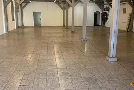 Gewerbehallen zimmer