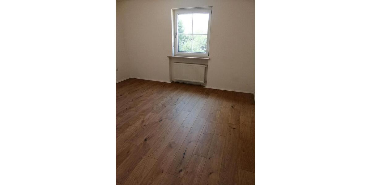 Etagenwohnung Ampfing - 3 Zimmer, 92 m&sup2;, 1.000&euro; | Angebot:25715357