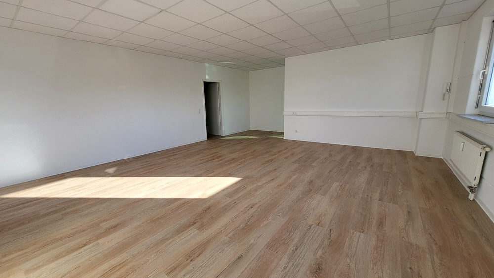 Nagelneu sanierte Bürofläche - ca. 65 m² im Gewerbergebiet Flörsheim-Weilbach - Gewerbeobjekt Flörsheim | Angebot:26003819