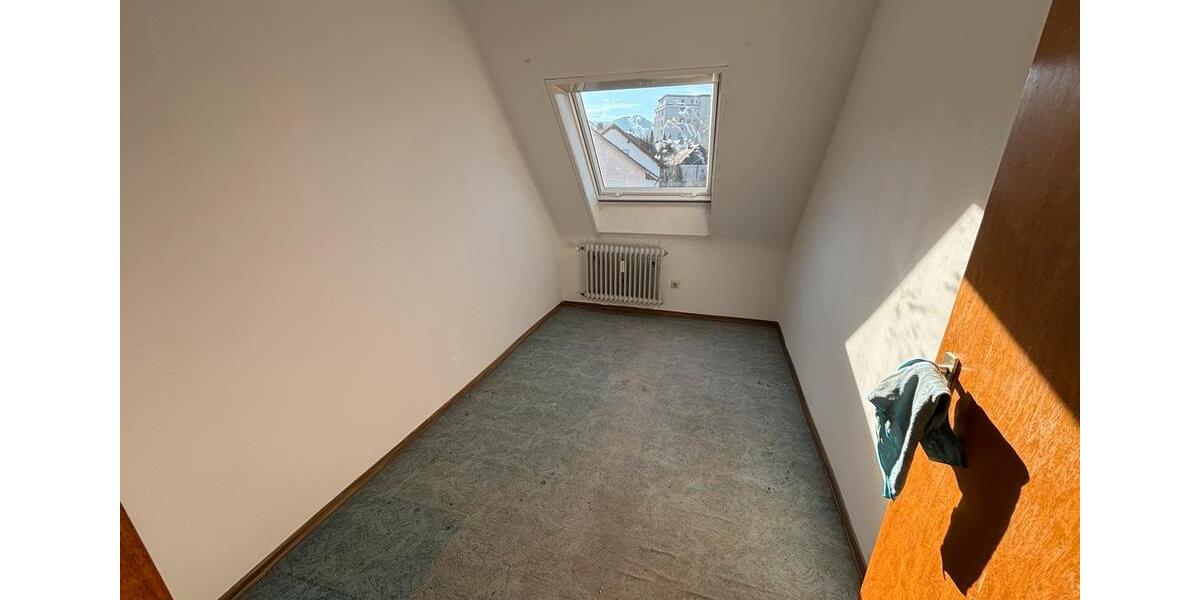 Dachgeschoßwohnung Heubach - 5 Zimmer, 100 m&sup2;, 1.230&euro; | Angebot:24688271