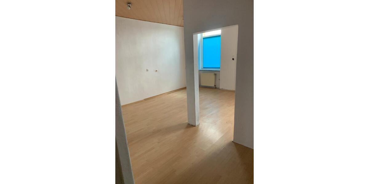 Etagenwohnung Sollstedt - 4 Zimmer, 90 m&sup2;, 560&euro; | Angebot:23270506