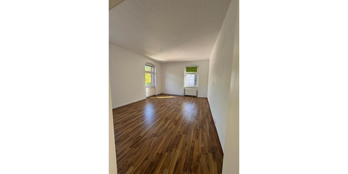 Etagenwohnung Waldheim - 3 Zimmer, 93 m&sup2;, 390&euro; | Angebot:25881894