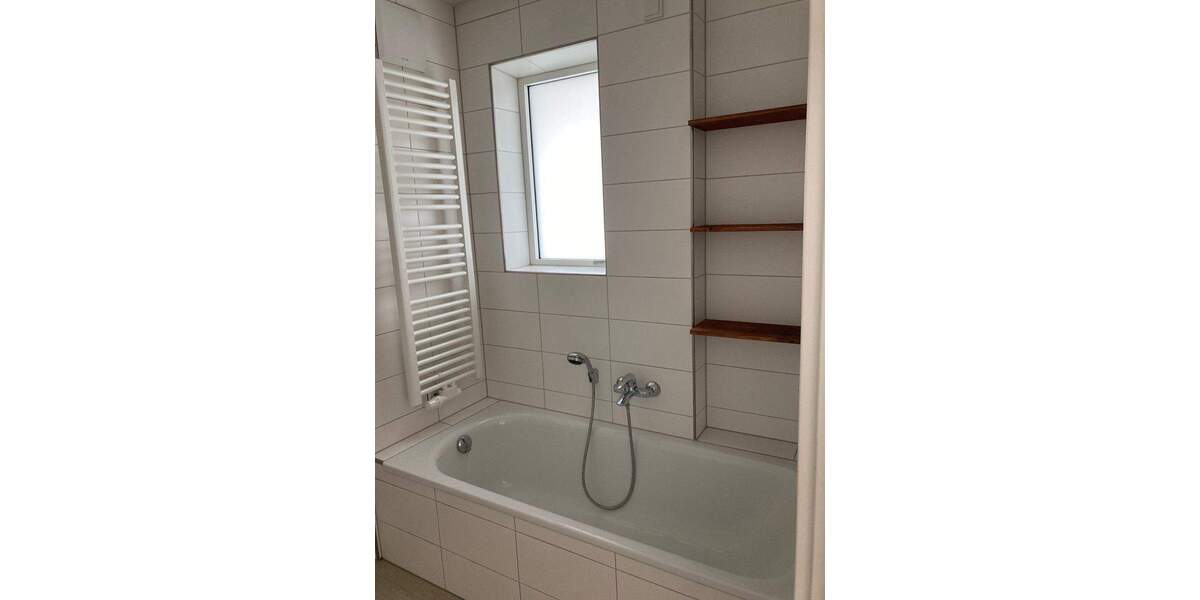 Etagenwohnung Deggendorf - 3 Zimmer, 99 m&sup2;, 950&euro; | Angebot:25690409