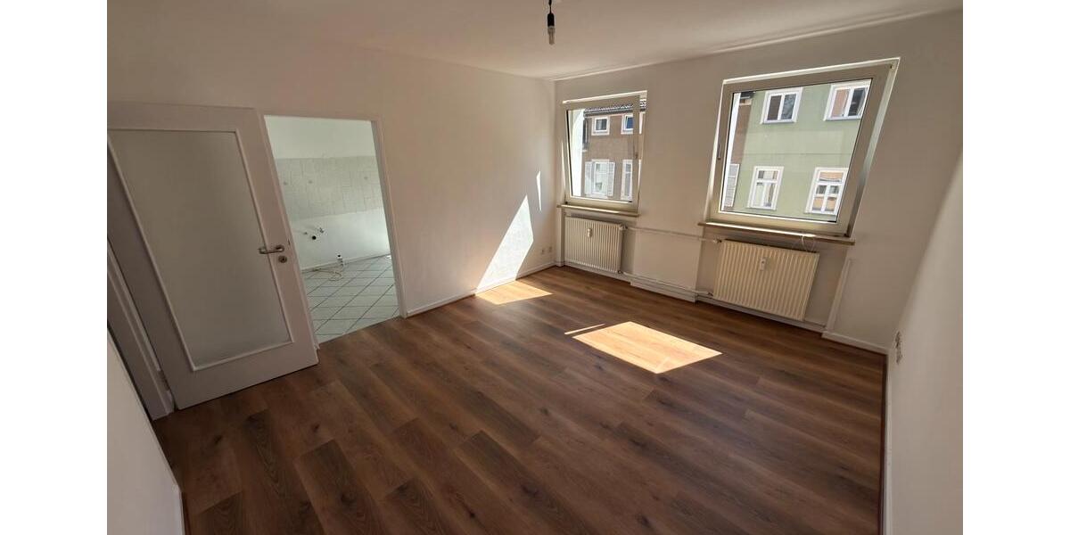 Etagenwohnung Wiesbaden Biebrich - 2 Zimmer, 47 m&sup2;, 990&euro; | Angebot:26325843